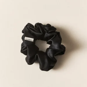 Hair accessory. Hair tie. Silk scrunchie. Jedwabna gumka do włosów. Silk scrunchies. Luxury hair. Ozdoby do włosów. Gumki do włosów. Spinki do włosów.