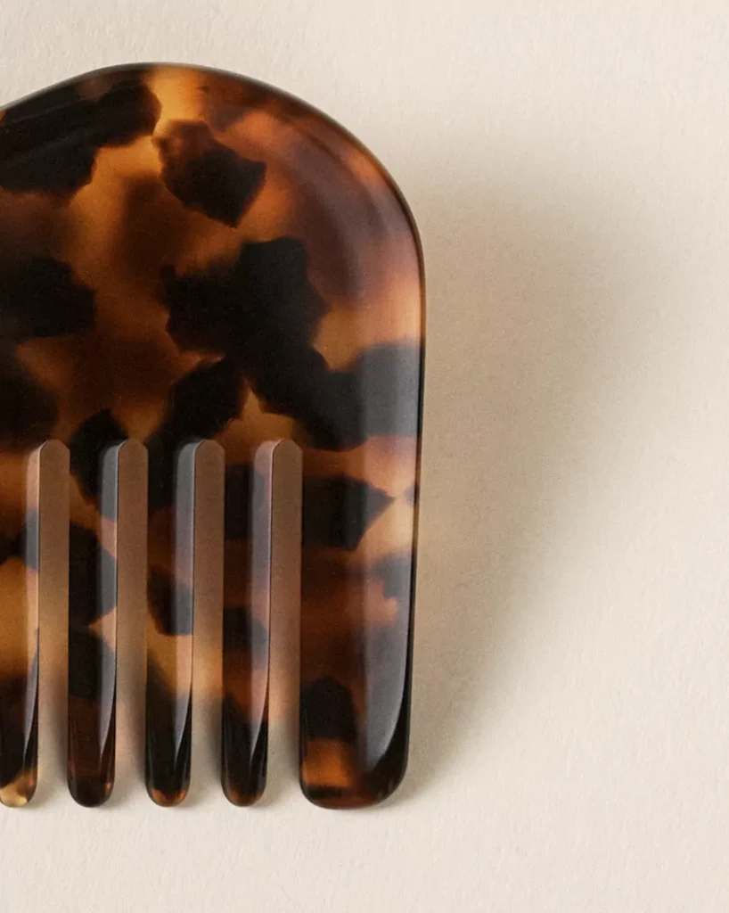 Luare: luxury hair comb handmade in Switzerland